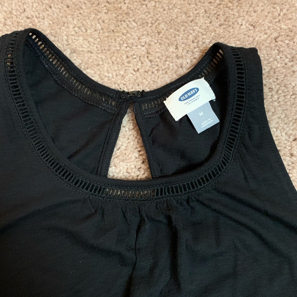 Black Old Navy top - Picture 3 of 4